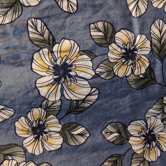 RW & Co Blue Floral Button Front Shirt - Picture 4 of 7